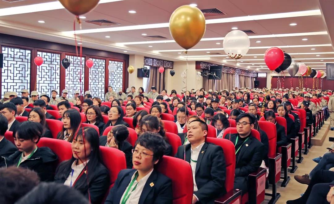 總結(jié)沉淀，不忘初心，李良濟(jì)集團(tuán)2018年度總結(jié)大會(huì)隆重(圖4)